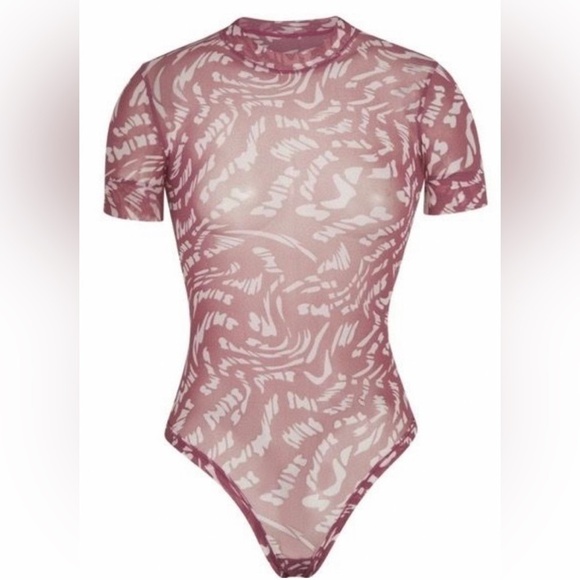 Skims Summer Mesh T-Shirt Body Suit Raspberry Swirl Size Medium NWT SOLDOUT - Picture 1 of 8